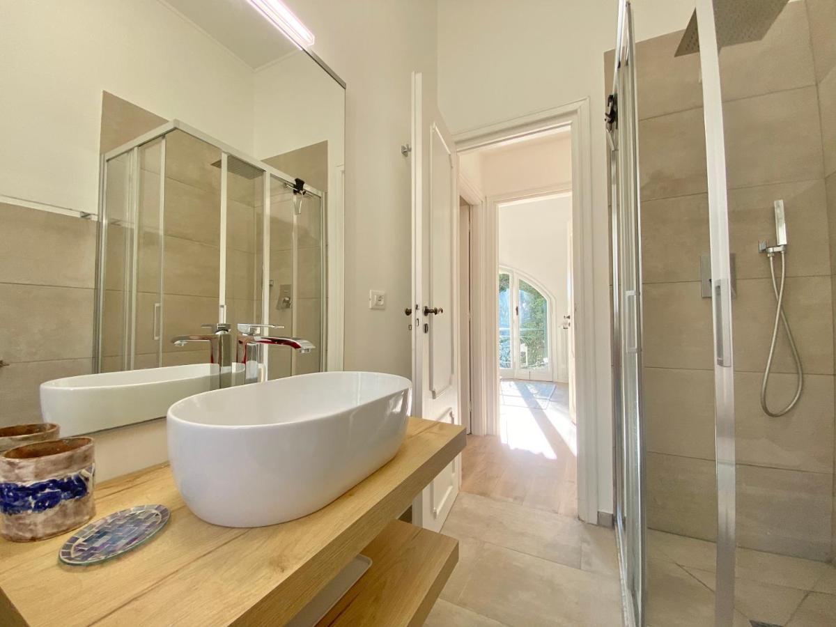Casaviva-Stylish Trilo With Ac-Shared Pool-Parking Apartment Генуа Екстериор снимка